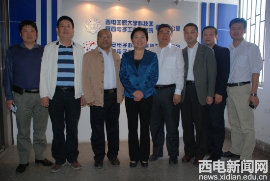 學(xué)校領(lǐng)導(dǎo)到產(chǎn)業(yè)集團(tuán)開(kāi)展調(diào)研 就產(chǎn)業(yè)發(fā)展進(jìn)行座談